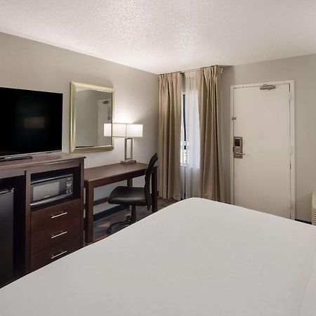 Hotel Clarion Pointe Indianapolis Northeast Castleton Zewnętrze zdjęcie