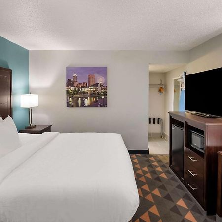 Hotel Clarion Pointe Indianapolis Northeast Castleton Zewnętrze zdjęcie